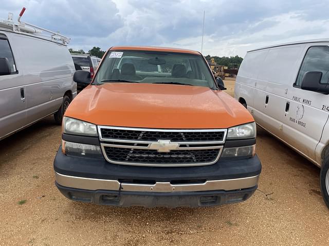 Image of Chevrolet 1500 equipment image 1