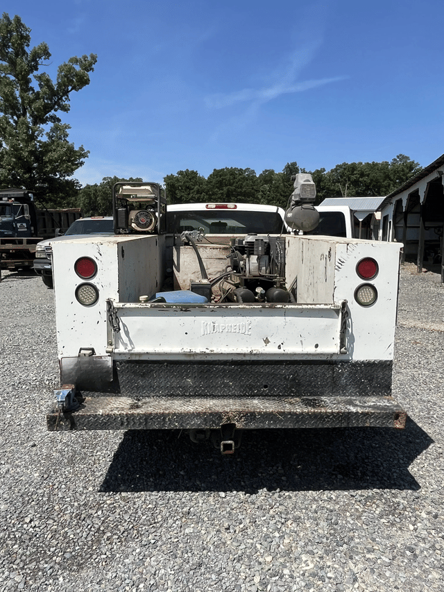 Image of Chevrolet 2500 equipment image 4