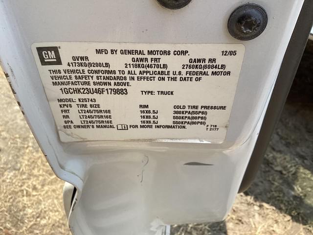 Image of Chevrolet 2500 equipment image 3