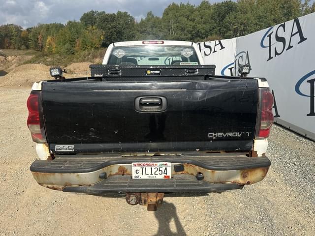 Image of Chevrolet 2500 equipment image 3