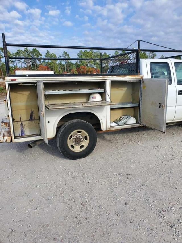 Image of Chevrolet 2500 equipment image 4