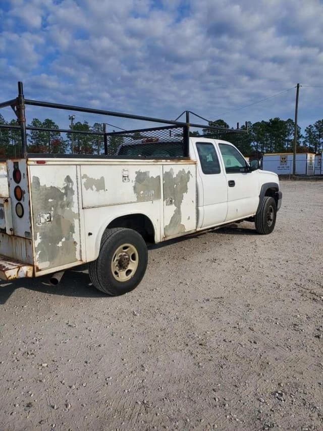 Image of Chevrolet 2500 equipment image 2