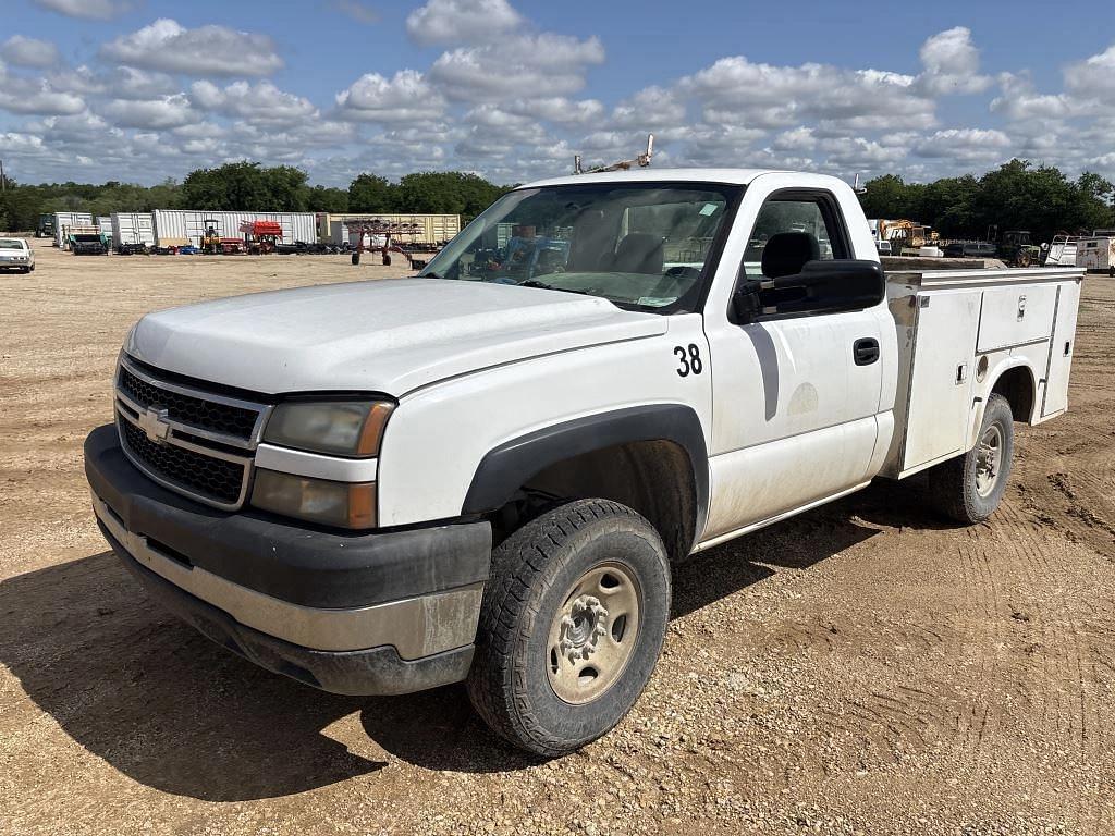 Image of Chevrolet 2500 Primary image