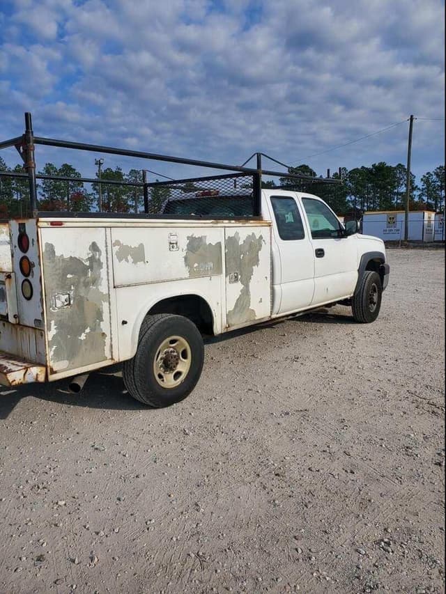 Image of Chevrolet 2500 equipment image 2