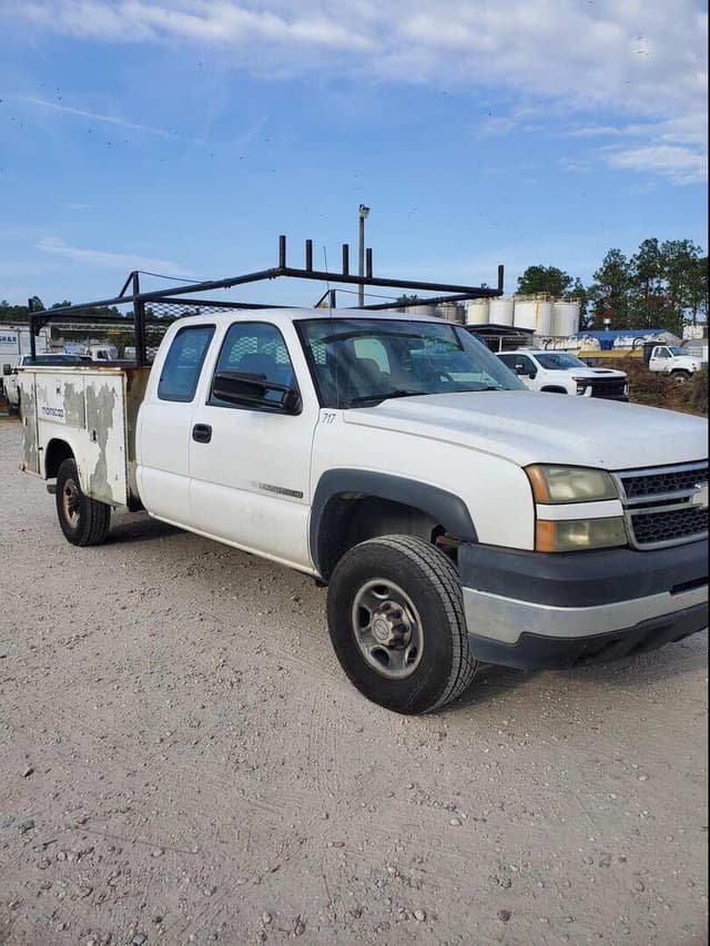 Image of Chevrolet 2500 equipment image 1