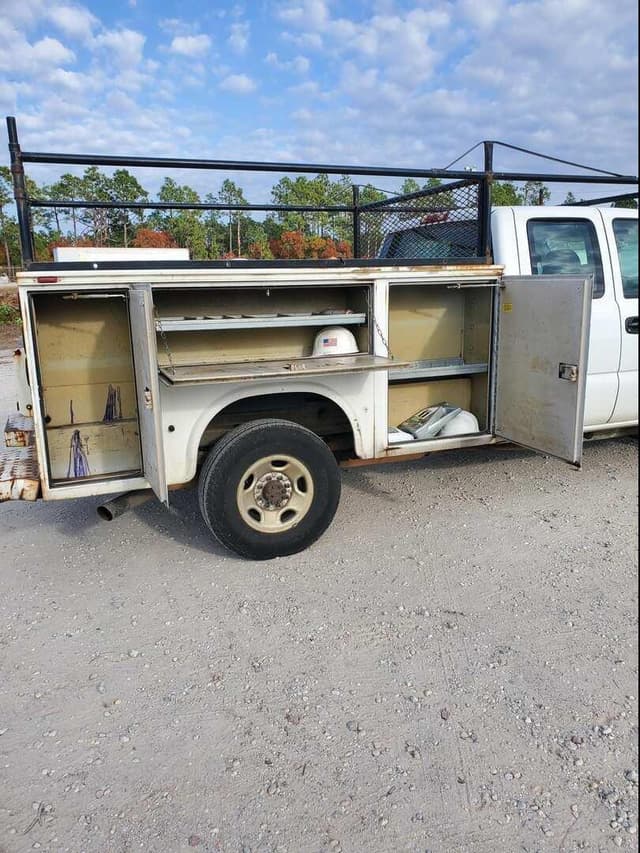 Image of Chevrolet 2500 equipment image 4