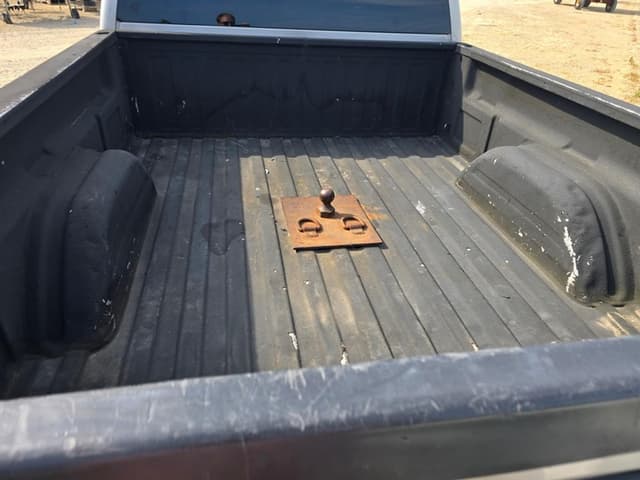 Image of Chevrolet 2500HD equipment image 4