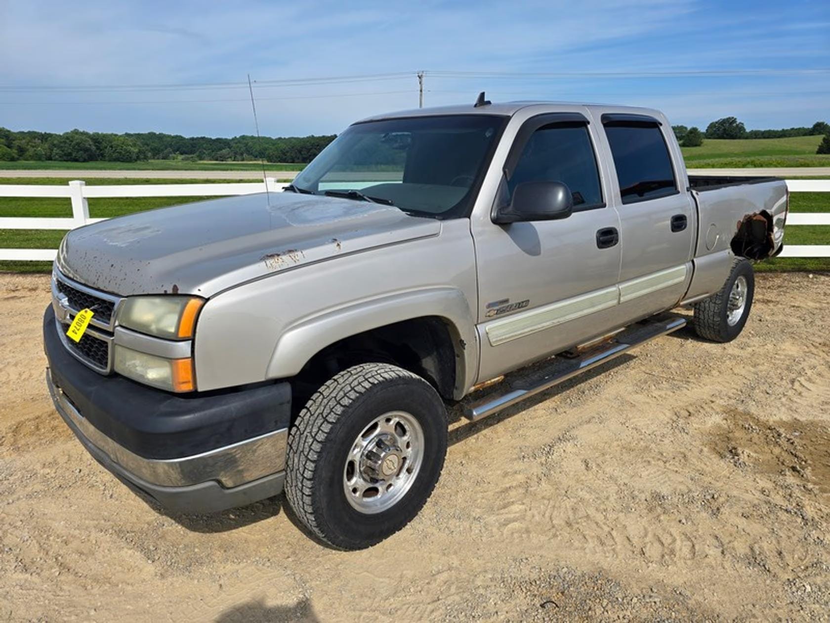 2006 Chevrolet 2500HD Equipment Image0