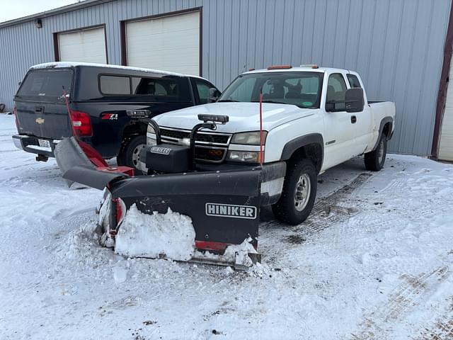 Image of Chevrolet 2500HD equipment image 1