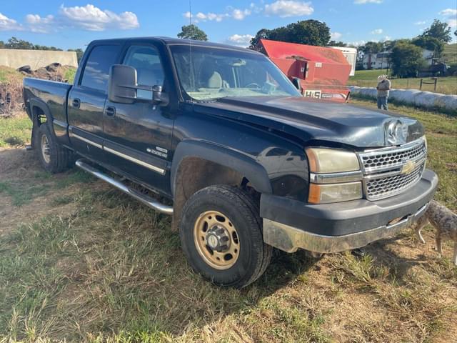 Image of Chevrolet 2500HD equipment image 4