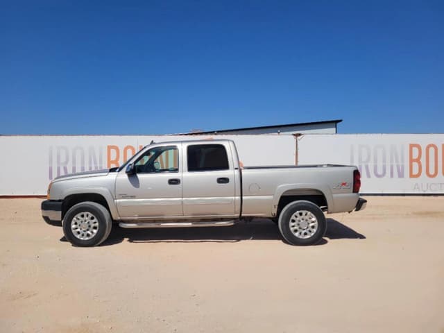 Image of Chevrolet 2500HD equipment image 1