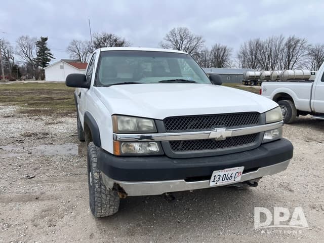 Image of Chevrolet 2500 equipment image 3