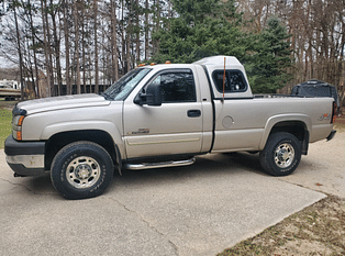 2006 Chevrolet 2500HD Equipment Image0