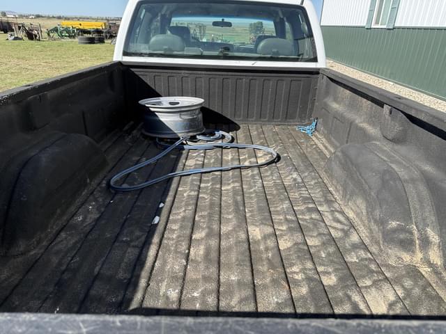 Image of Chevrolet 2500HD equipment image 4