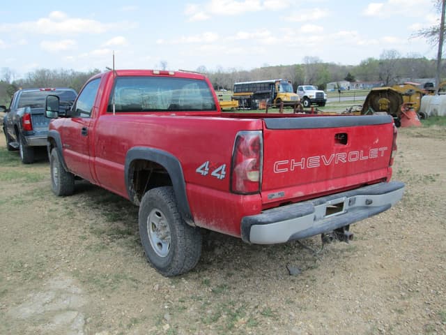 Image of Chevrolet 2500HD equipment image 3