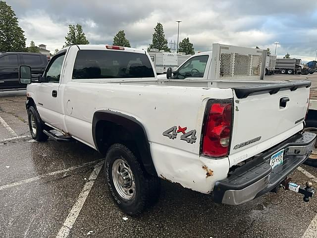 Image of Chevrolet 2500HD equipment image 4