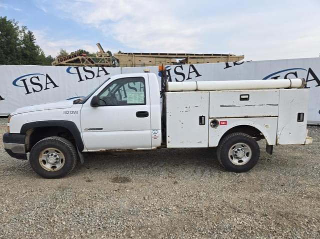 Image of Chevrolet 2500HD equipment image 1