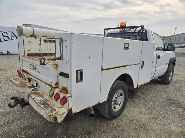 Image of Chevrolet 2500HD equipment image 4