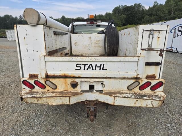 Image of Chevrolet 2500HD equipment image 3