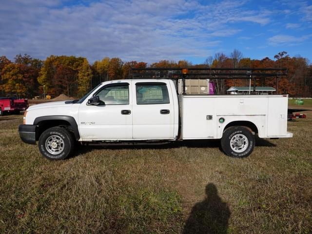 Image of Chevrolet 2500HD equipment image 2