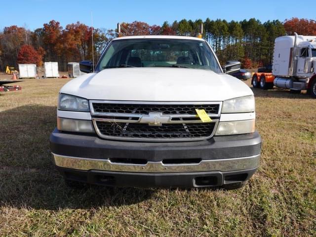 Image of Chevrolet 2500HD equipment image 1