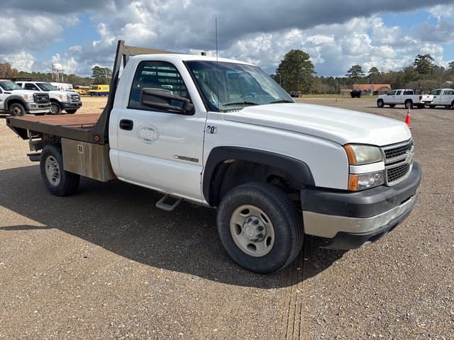 Image of Chevrolet 2500HD equipment image 1