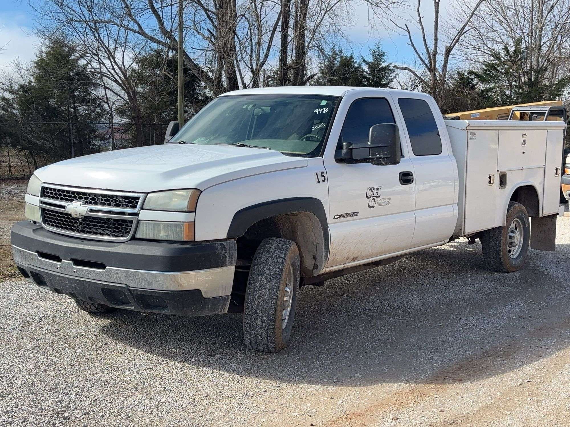 2006 Chevrolet 2500HD Equipment Image0
