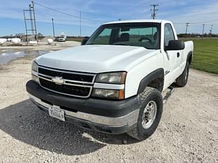 2006 Chevrolet 2500HD Equipment Image0