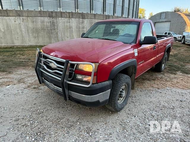 Image of Chevrolet 2500HD equipment image 1