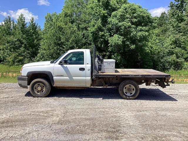 Image of Chevrolet 2500HD equipment image 4