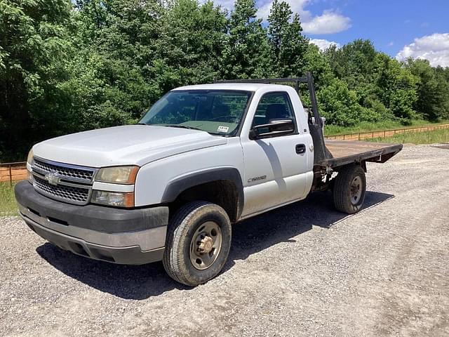 Image of Chevrolet 2500HD equipment image 1