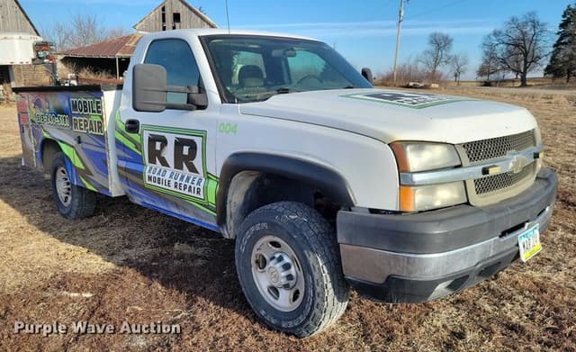 Image of Chevrolet 2500HD equipment image 2