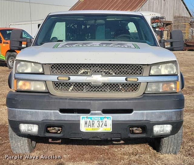 Image of Chevrolet 2500HD equipment image 1