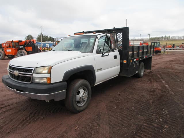 Image of Chevrolet 3500 equipment image 4