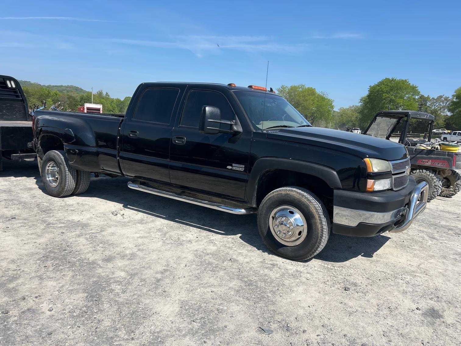 2006 Chevrolet 3500 Equipment Image0