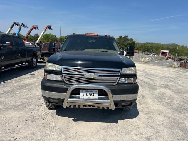 Image of Chevrolet 3500 equipment image 1