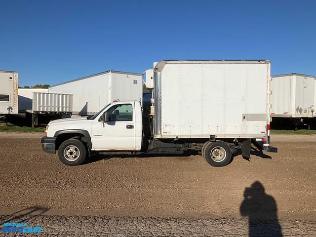 Image of Chevrolet 3500 equipment image 1