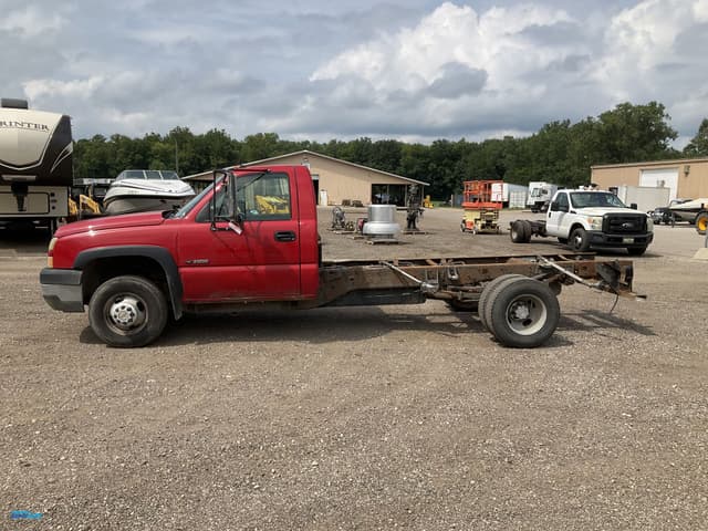 Image of Chevrolet 3500 equipment image 1