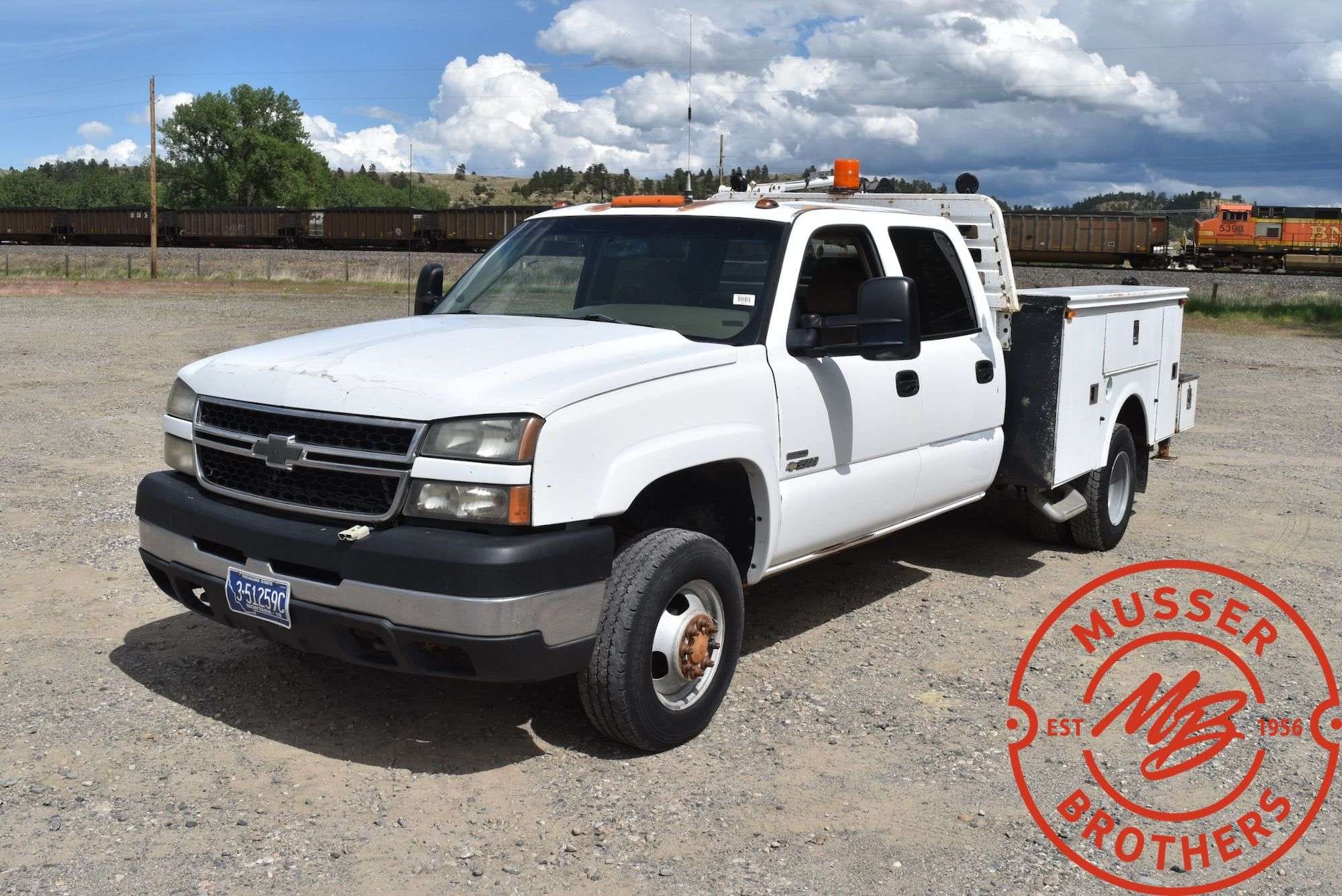 2006 Chevrolet 3500 Equipment Image0
