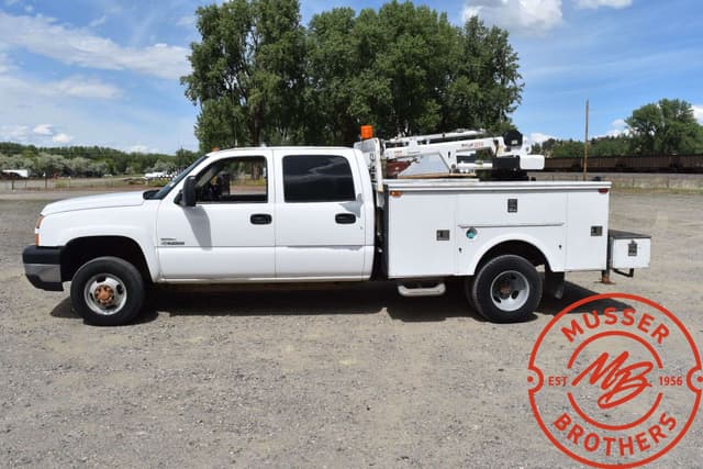 Image of Chevrolet 3500 equipment image 3