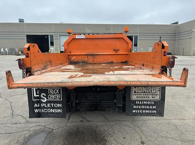 Image of Chevrolet 3500 equipment image 4