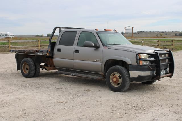 Image of Chevrolet 3500 equipment image 4