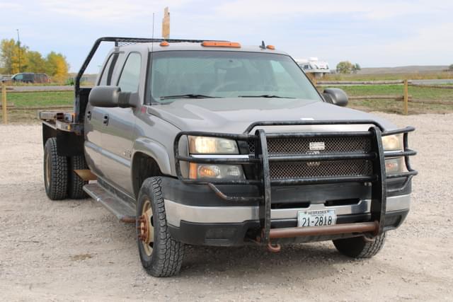 Image of Chevrolet 3500 equipment image 2