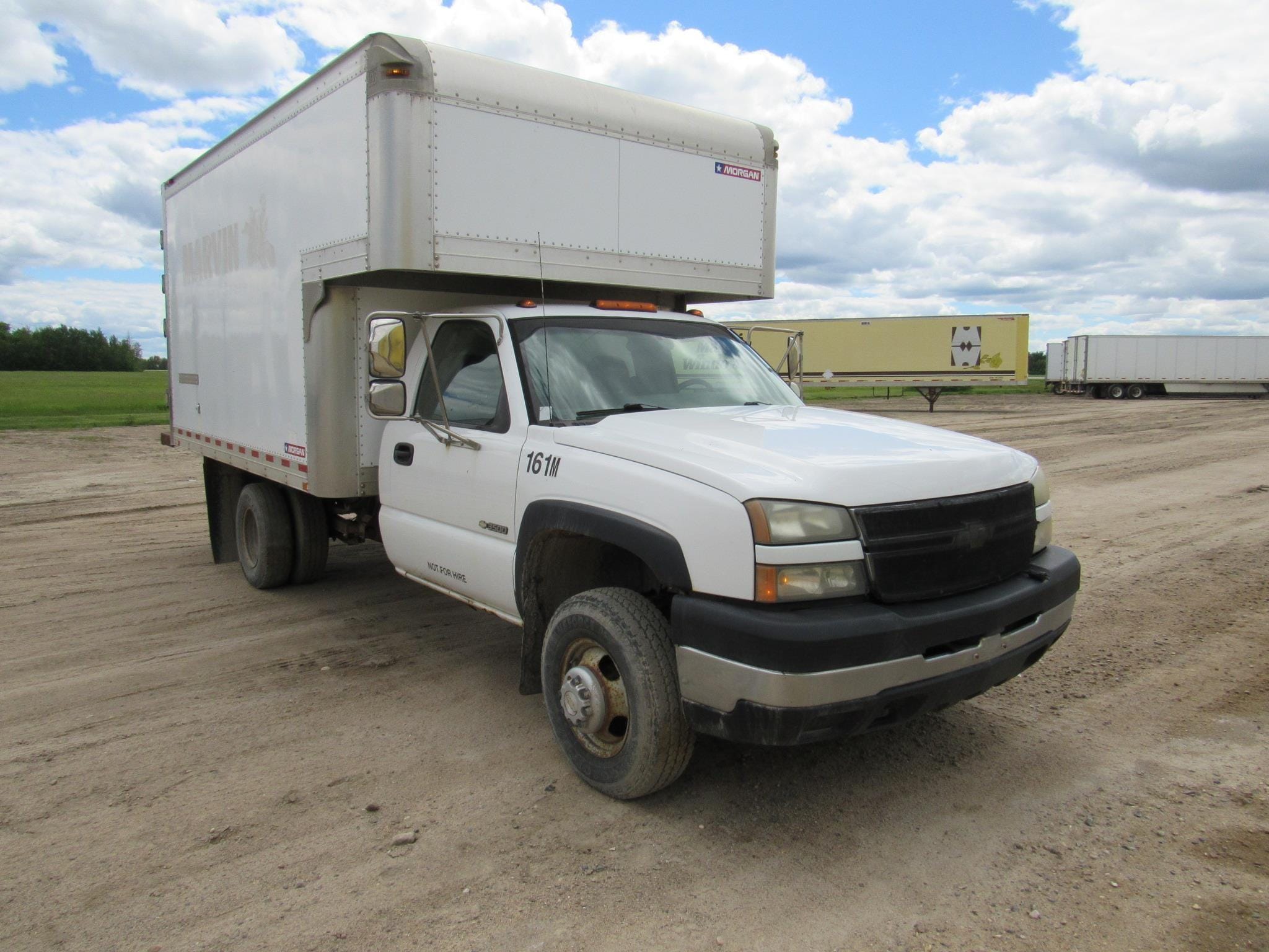 2006 Chevrolet 3500HD Equipment Image0