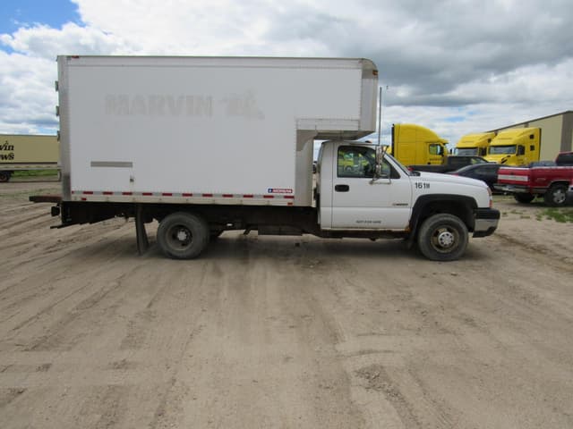Image of Chevrolet 3500HD equipment image 2