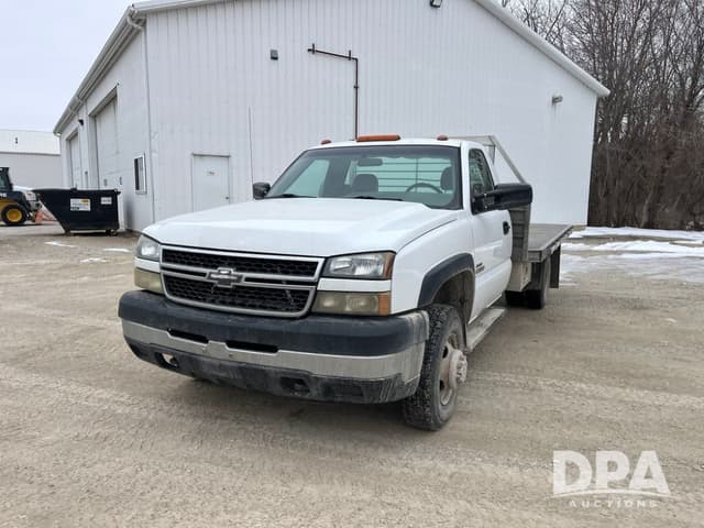 Image of Chevrolet 3500 equipment image 1