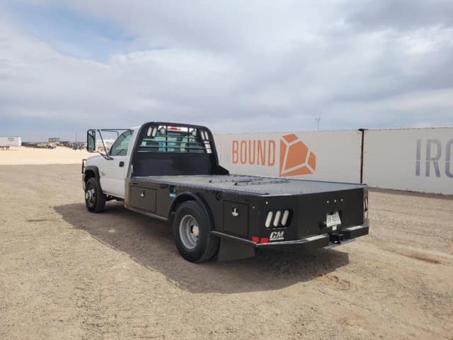 Image of Chevrolet 3500 equipment image 2