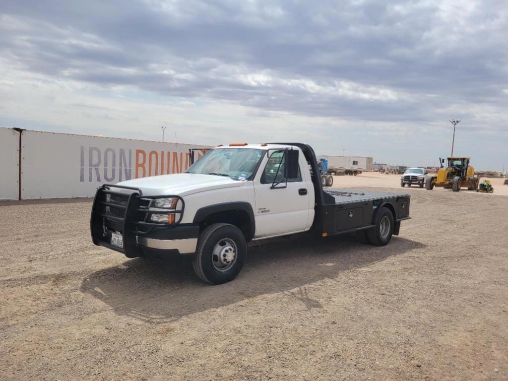 2006 Chevrolet 3500 Equipment Image0