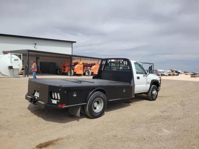 Image of Chevrolet 3500 equipment image 4