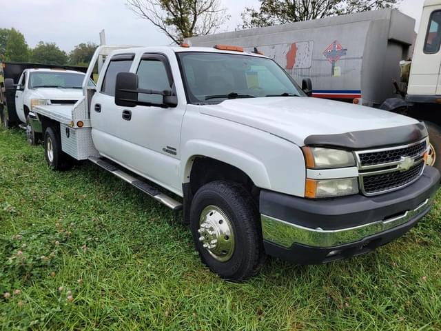 Image of Chevrolet 3500 equipment image 1